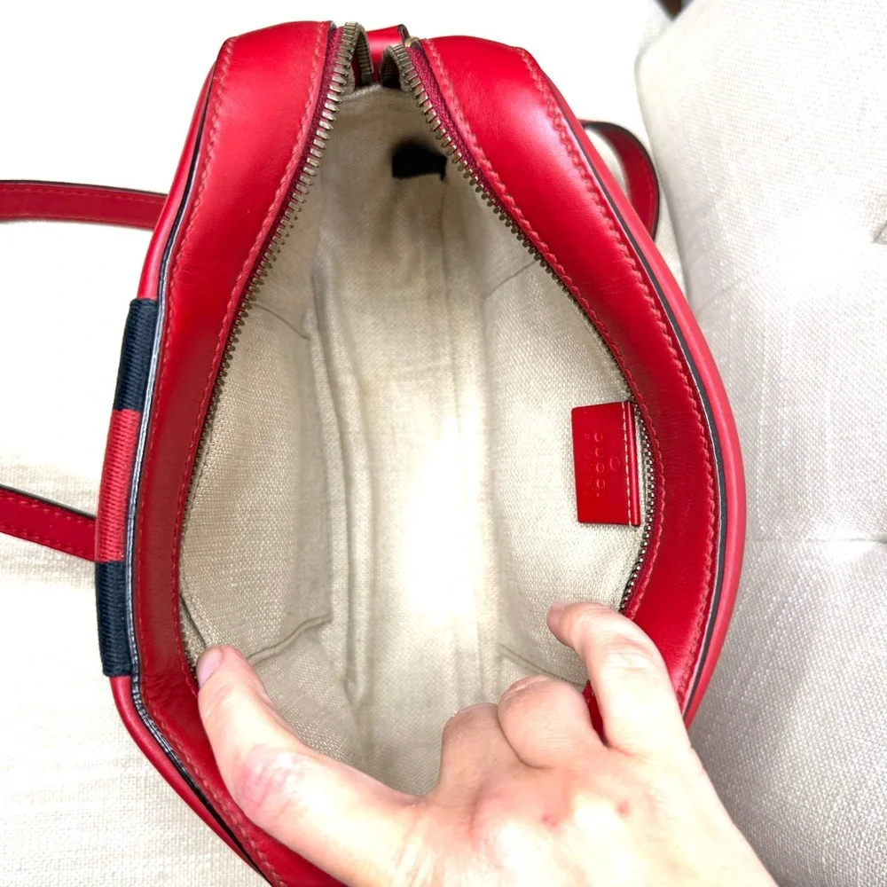 Authentic Gucci Webby Bee Shoulder Bag crossbody red leather small